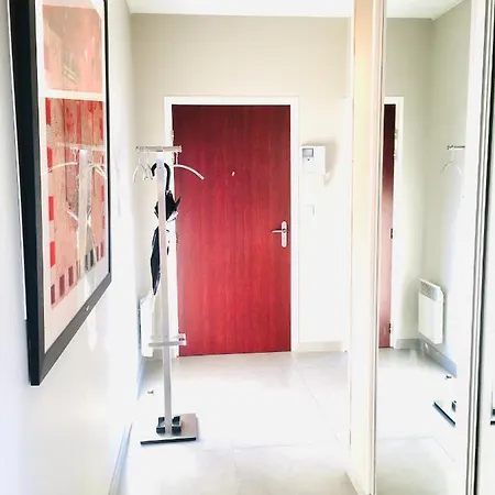דירה Magnifique 2 Chambres Avec Parking ואלנסיין
