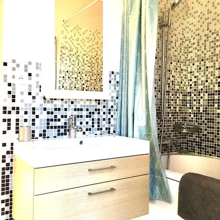 דירה Magnifique 2 Chambres Avec Parking ואלנסיין