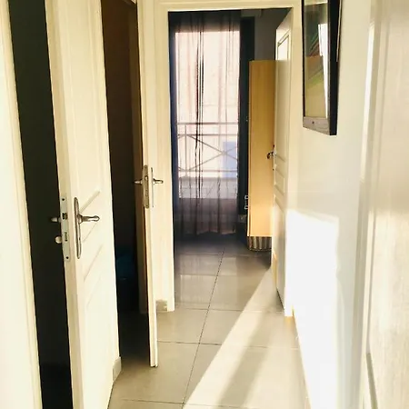 דירה Magnifique 2 Chambres Avec Parking ואלנסיין